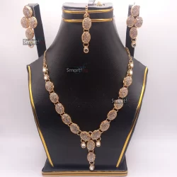Alternative view of Jewellery Set for Bridals with Necklace, Drop Earrings and Bindiya in Champagne Color
