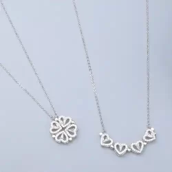Alternative view of Magnetic Folding Heart Shaped Four leaf Clover Pendant Necklace
